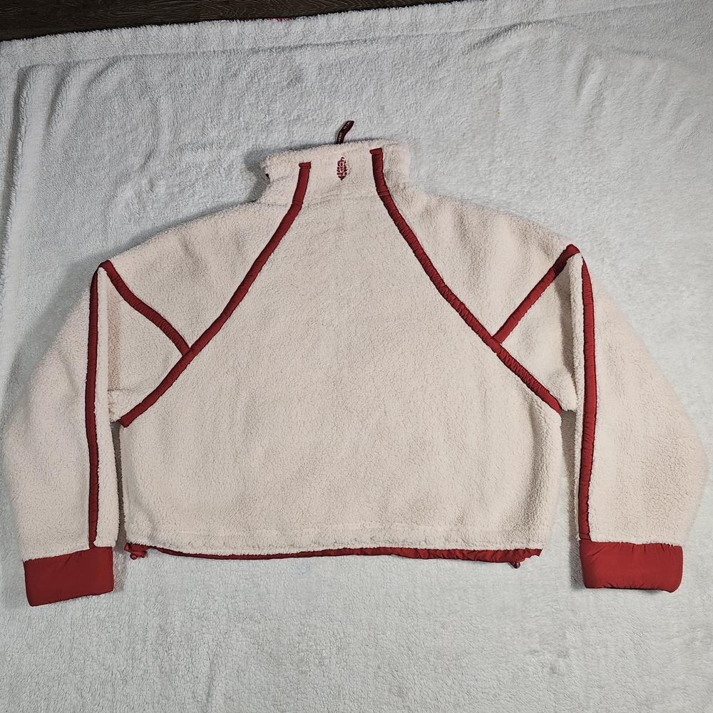 Women's Cream and Red Jacket - Picture 10 of 16